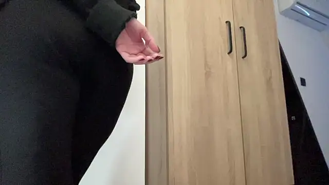 Snapshot of Ameli8 chatting on 02/01/26, 04:05 Ameli8 online show from 02/01/26, 04:05