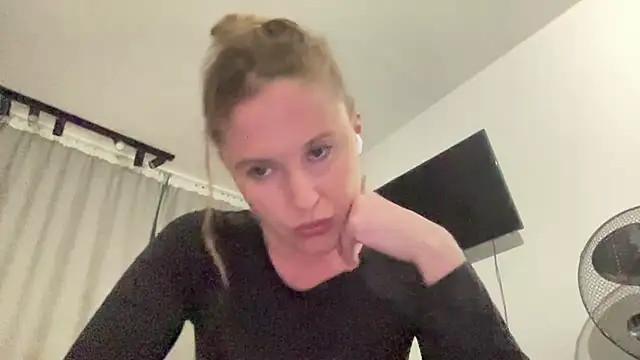 Ameli8 online show from 04/23/26, 05:14
