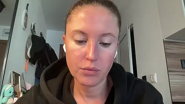 Ameli8 online show from 11/23/25, 02:05