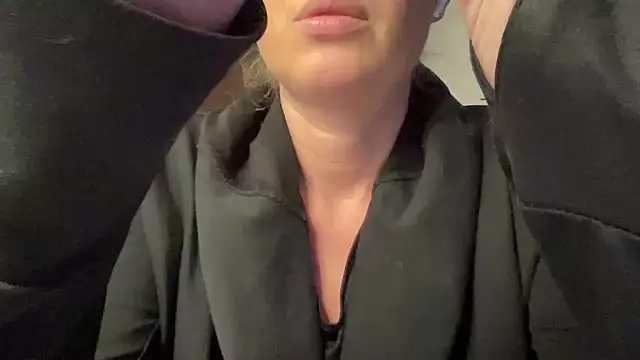 Ameli8 online show from 12/14/25, 03:06