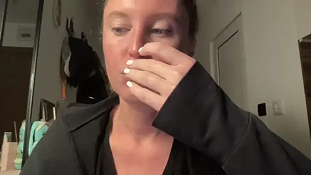 Ameli8 online show from 11/20/25, 05:02