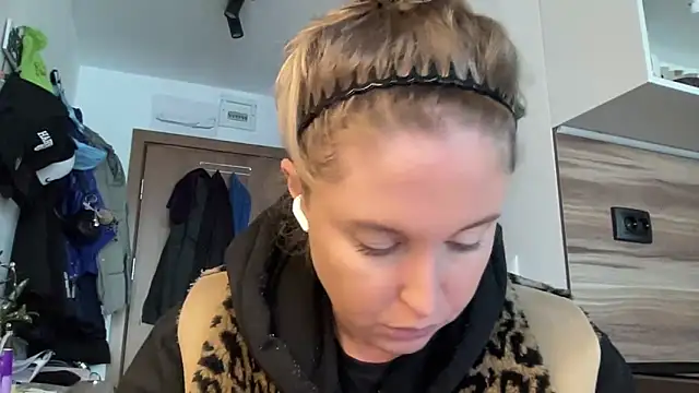 Snapshot of Ameli8 chatting on 02/08/26, 01:20 Ameli8 online show from 02/08/26, 01:20