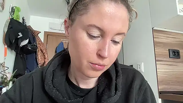 Snapshot of Ameli8 chatting on 02/20/26, 09:33 Ameli8 online show from 02/20/26, 09:33