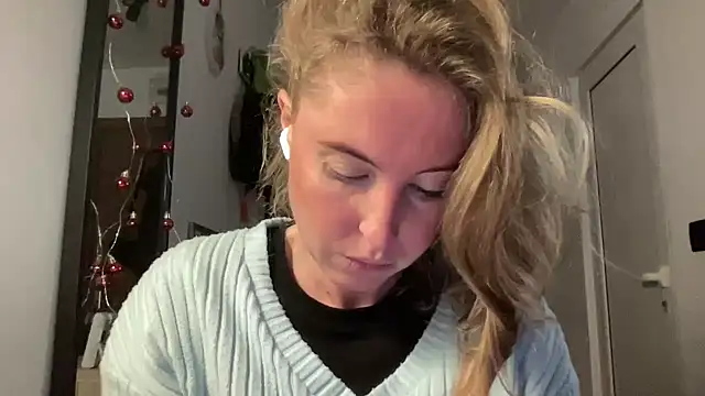 Snapshot of Ameli8 chatting on 01/16/26, 07:18 Ameli8 online show from 01/16/26, 07:18