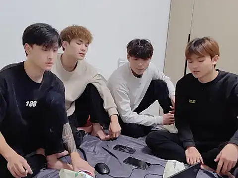 xiaomeng2563 online show from 11/12/25, 12:09