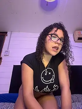 Snapshot of Lolavenezia chatting on 05/28/26, 10:04 Lolavenezia online show from 05/28/26, 10:04