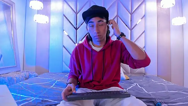 Austin Santos  online show from 11/06/25, 12:09