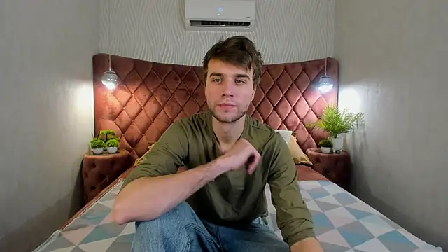 Snapshot of JonnahHell chatting on 11/09/25, 01:37 JonnahHell online show from 11/09/25, 01:37