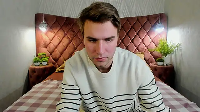 Snapshot of JonnahHell chatting on 11/05/25, 02:20 JonnahHell online show from 11/05/25, 02:20