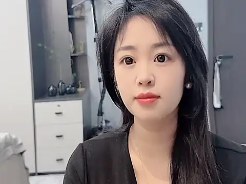 Snapshot of Lucky--Lucy chatting on 11/16/25, 03:22 Lucky--Lucy online show from 11/16/25, 03:22