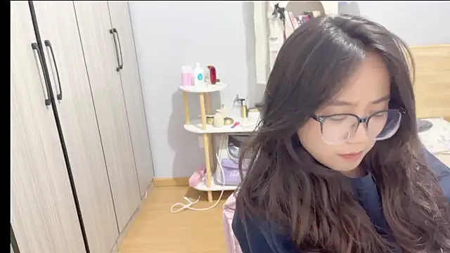 Hmm 0303 online show from 02/06/26, 04:58