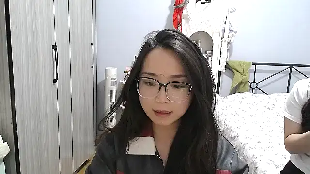 Hmm 0303 online show from 04/04/26, 04:35