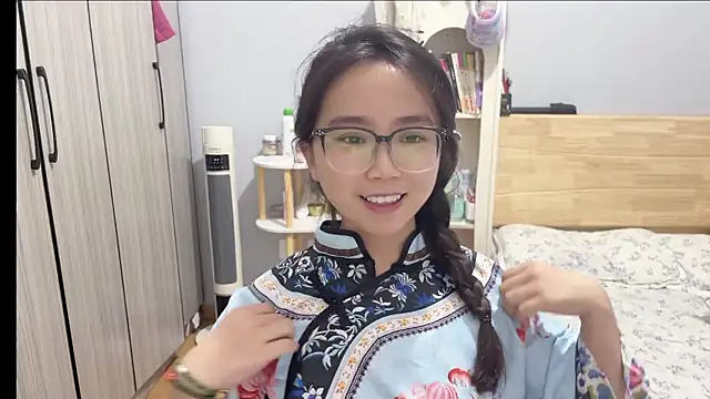 Hmm 0303 online show from 02/25/26, 03:23