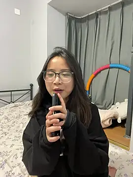 Hmm 0303 online show from 04/05/26, 04:46