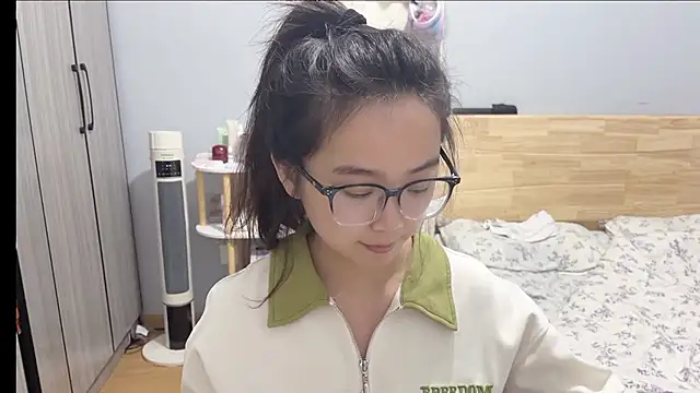 Hmm 0303 online show from 02/23/26, 04:40