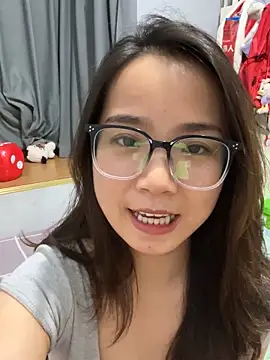 Snapshot of Hmm_0303 chatting on 11/08/25, 02:20 Hmm 0303 online show from 11/08/25, 02:20