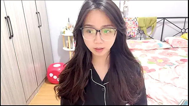 Hmm 0303 online show from 04/21/26, 03:40