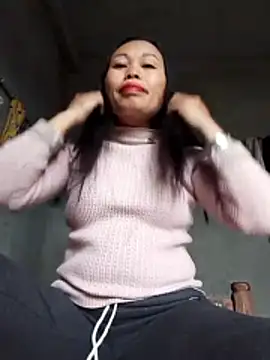 Karen china online show from 11/19/25, 03:17