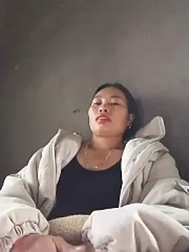 Karen china online show from 12/15/25, 10:10