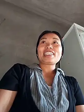 Karen china online show from 11/27/25, 02:23