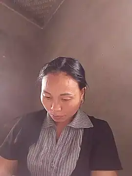 Karen china online show from 11/22/25, 05:50