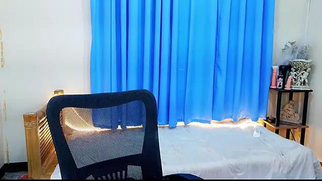 Snapshot of sweet_sophiaxx chatting on 04/10/26, 06:31 sweet sophiaxx online show from 04/10/26, 06:31