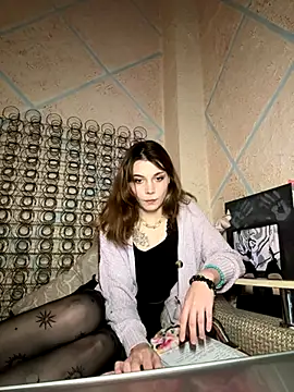 Snapshot of MiaDinA chatting on 11/11/25, 12:55 MiaDinA online show from 11/11/25, 12:55