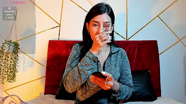 Paris Evans  online show from 01/15/26, 12:19