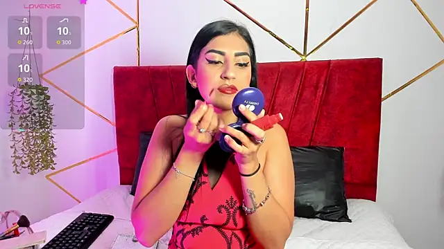 Paris Evans  online show from 11/19/25, 01:11