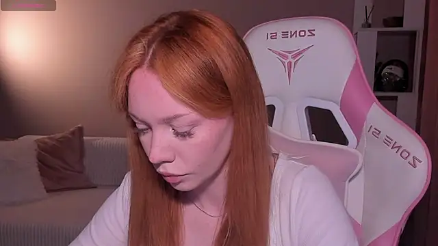 Snapshot of Elisahsthetics chatting on 07/12/26, 07:58 Elisahsthetics online show from 07/12/26, 07:58