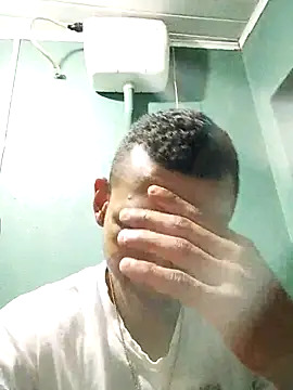 Snapshot of oPretin013 chatting on 11/07/25, 03:55 oPretin013 online show from 11/07/25, 03:55