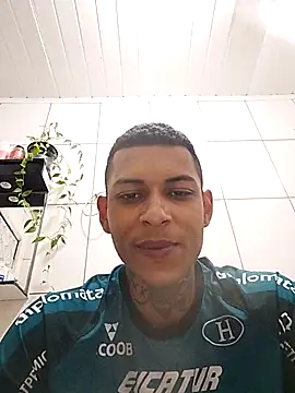 Snapshot of oPretin013 chatting on 11/07/25, 09:19 oPretin013 online show from 11/07/25, 09:19