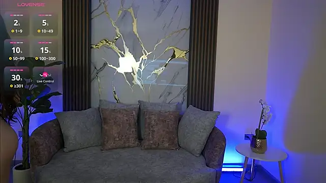 TessaaFox online show from 12/16/25, 12:09