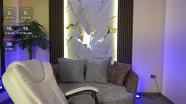 Snapshot of TessaaFox chatting on 11/07/25, 11:37 TessaaFox online show from 11/07/25, 11:37