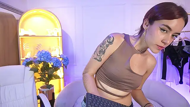 TessaaFox online show from 12/13/25, 08:04