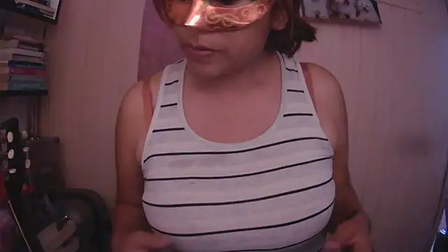 Snapshot of Zulreyna chatting on 12/22/25, 11:38 Zulreyna online show from 12/22/25, 11:38