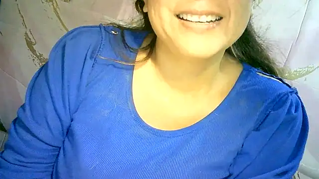 Snapshot of Zulreyna chatting on 07/16/26, 05:04 Zulreyna online show from 07/16/26, 05:04