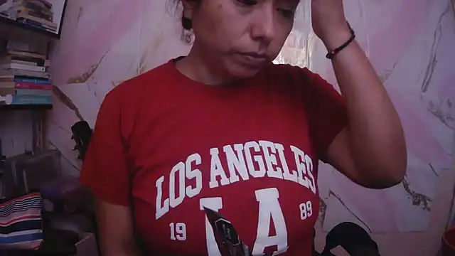 Snapshot of Zulreyna chatting on 01/16/26, 03:32 Zulreyna online show from 01/16/26, 03:32