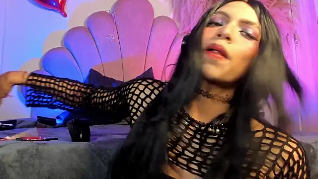 Dominique Rae online show from 03/05/26, 07:43