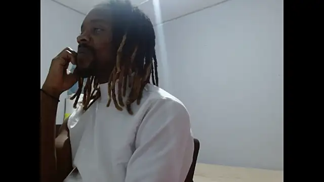 Snapshot of Dangerhook chatting on 11/13/25, 12:03 Dangerhook online show from 11/13/25, 12:03