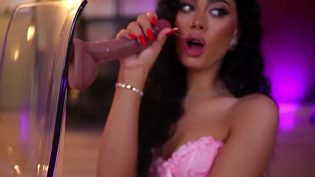 RavennaDArcy online show from 02/25/26, 08:30