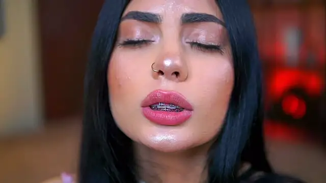 RavennaDArcy online show from 11/21/25, 08:08