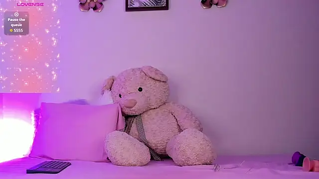 Nyra lux16 online show from 12/02/25, 07:54