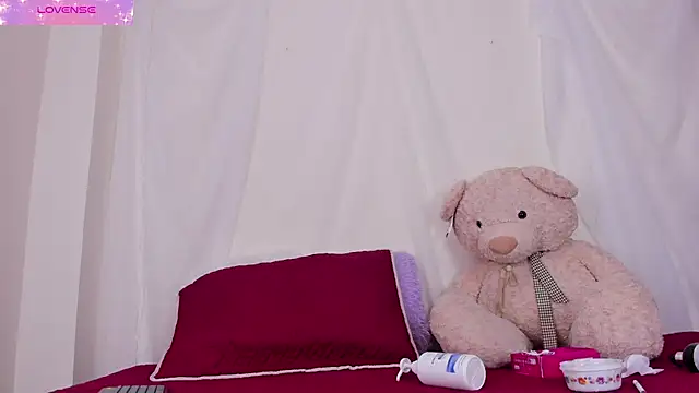 Nyra lux16 online show from 01/17/26, 07:34