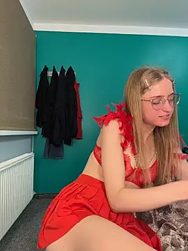 EveLunny online show from 11/30/25, 01:06