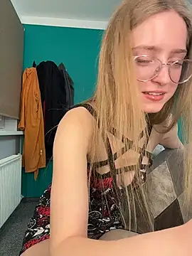 EveLunny online show from 01/17/26, 02:04