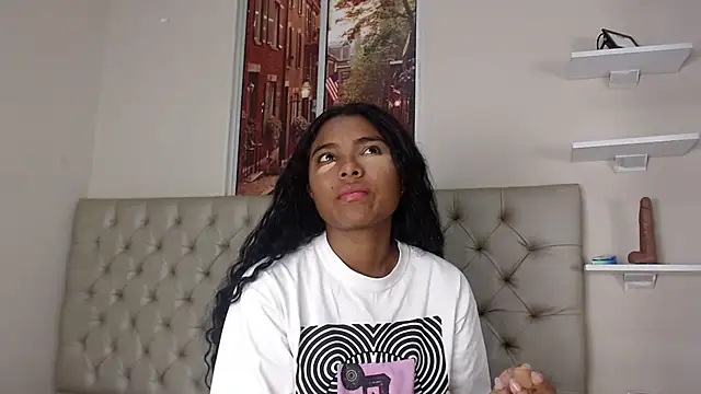 Snapshot of mila_sophia chatting on 11/07/25, 01:59 mila sophia online show from 11/07/25, 01:59