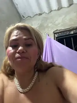 Snapshot of dirty_mother3 chatting on 12/15/25, 06:08 dirty mother3 online show from 12/15/25, 06:08