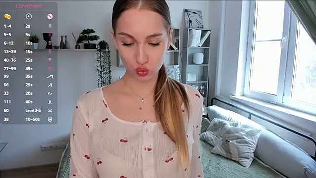 TawnyaVanschaick online show from 04/22/26, 10:55