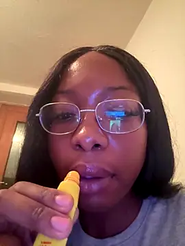 Snapshot of SwissMirelle chatting on 11/07/25, 07:07 SwissMirelle online show from 11/07/25, 07:07